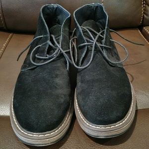 Blaxk suede chukkah boots